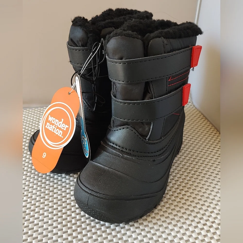 Boys Size 9 Winter Snow Boots Temperature Rated -5° NWT